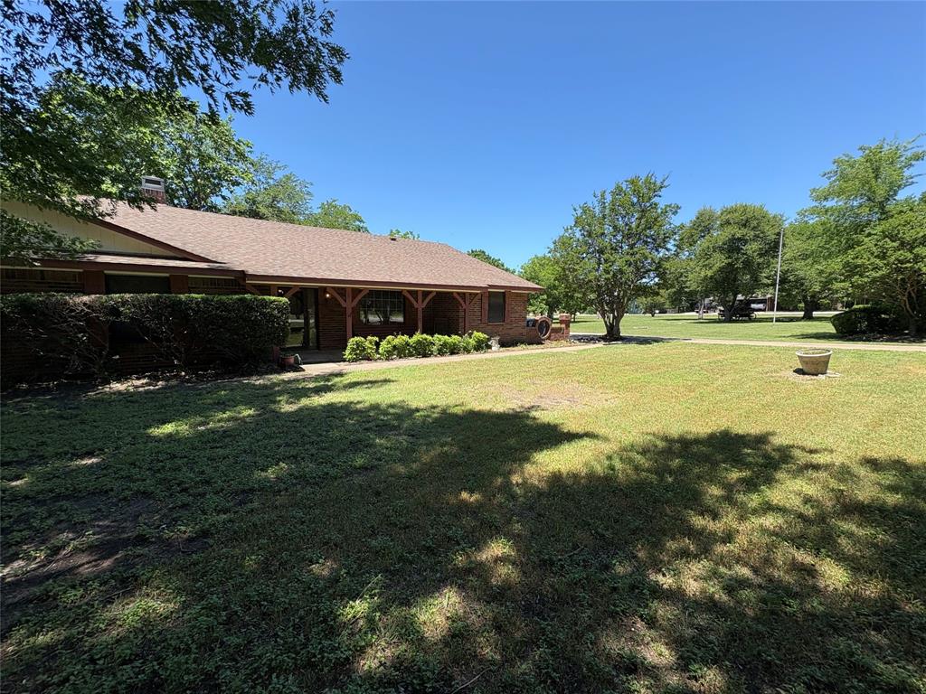 327 Shadowwood Trail