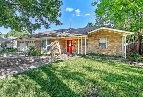 1703 Park Hill Drive Arlington TX 76012