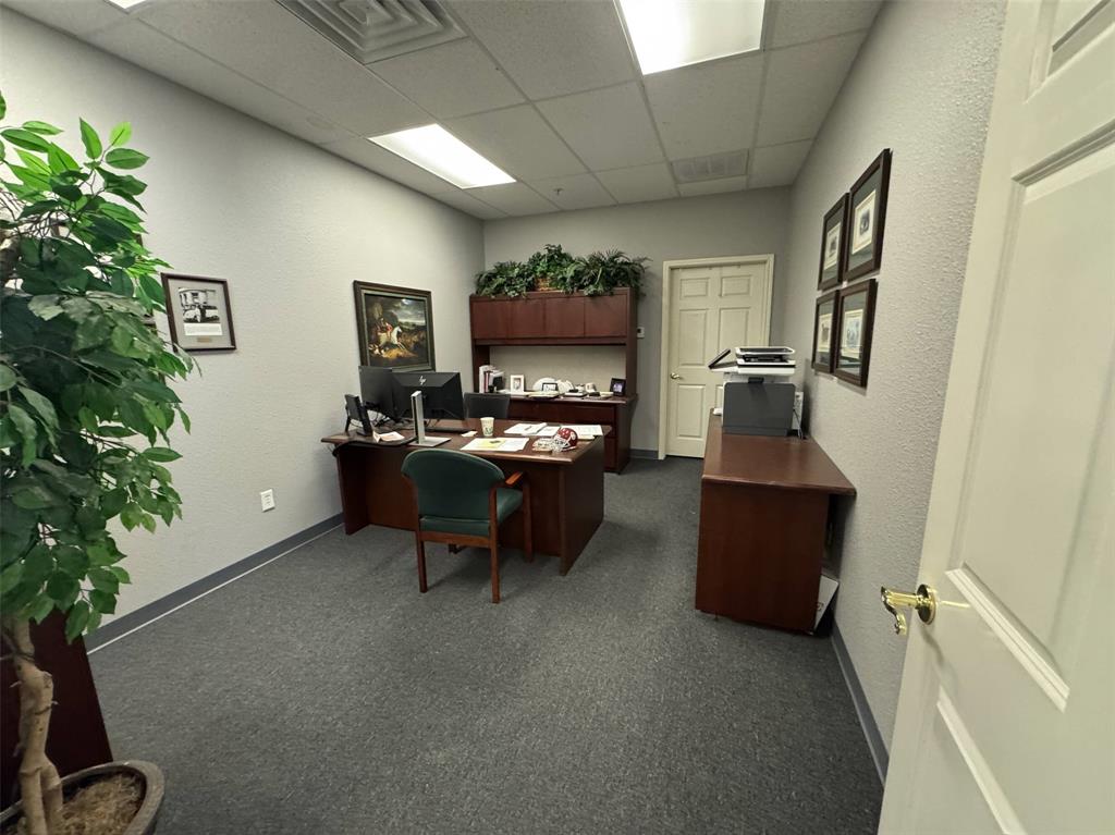 Shady oaks complex - Commercial Lease