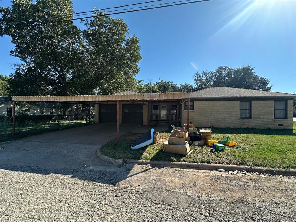932 W Live Oak Street