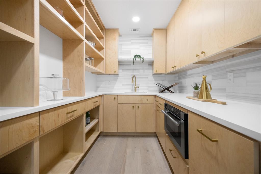 Schreiber Manor 06 Instl - Residential