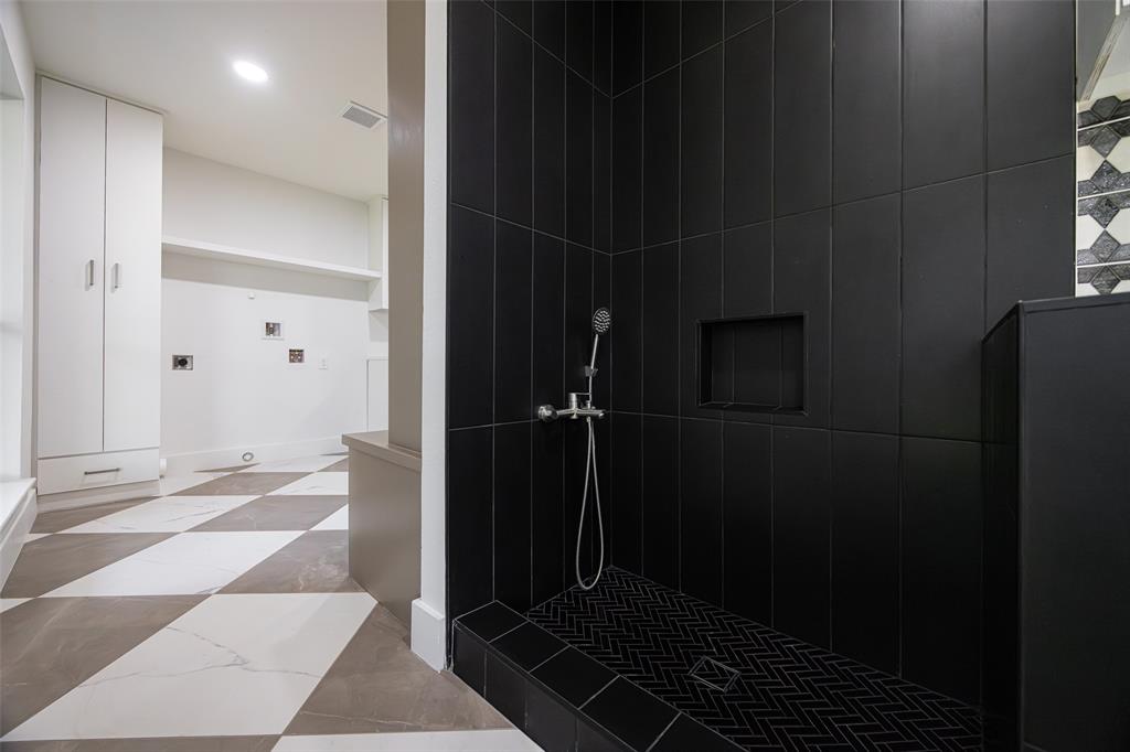 Schreiber Manor 06 Instl - Residential