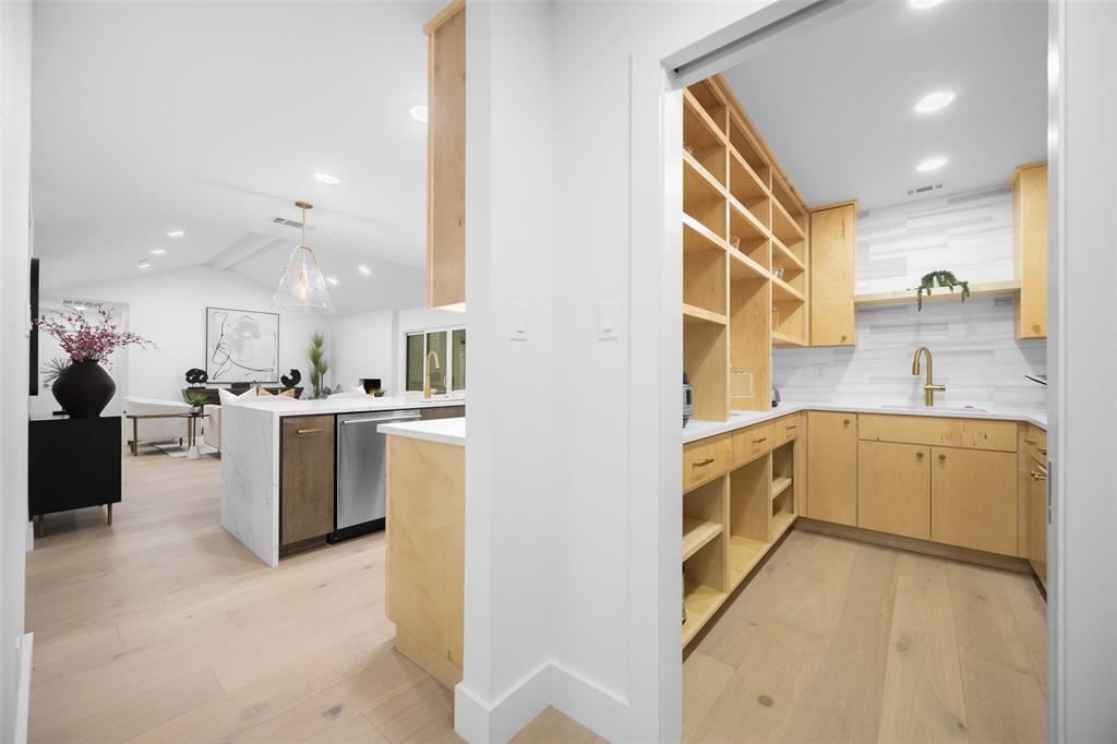 Schreiber Manor 06 Instl - Residential