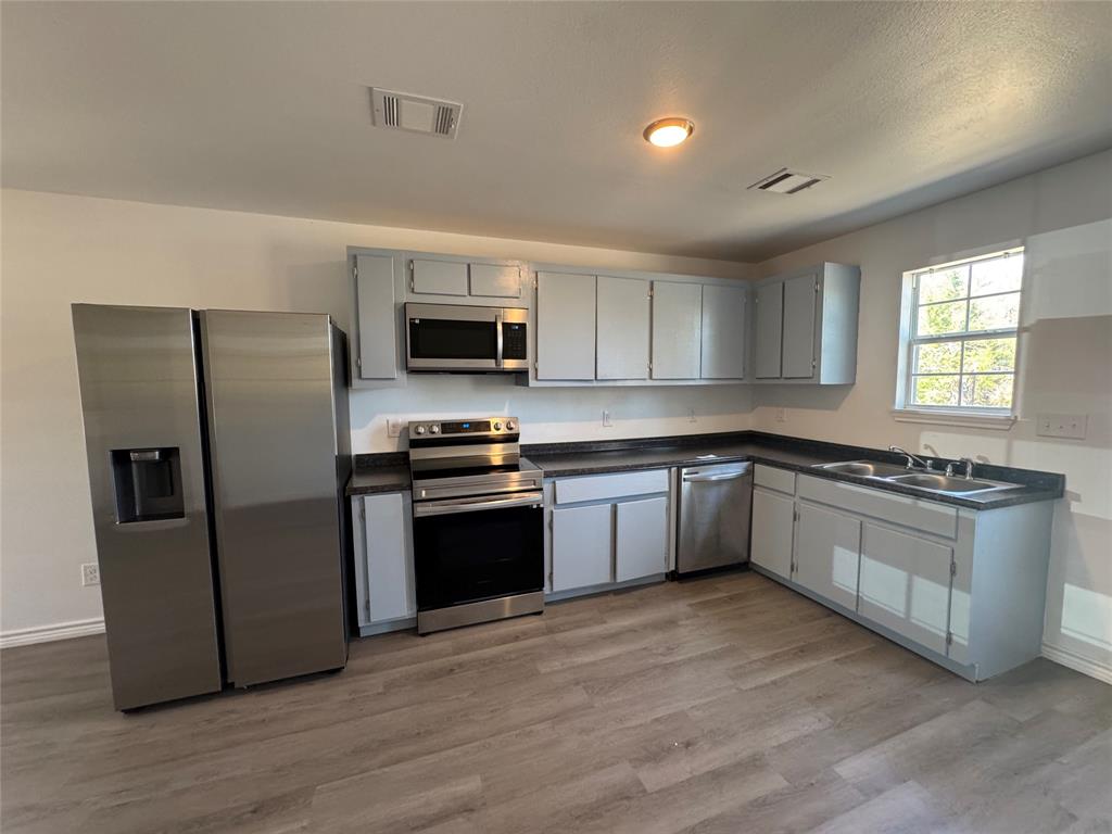 232 W Quanah Road
