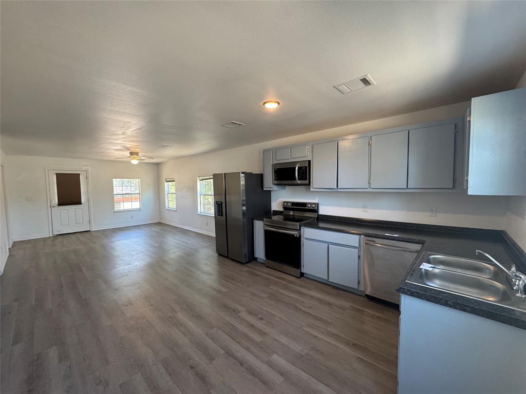 232 W Quanah Road