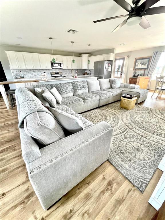 7563 Farm Road 128