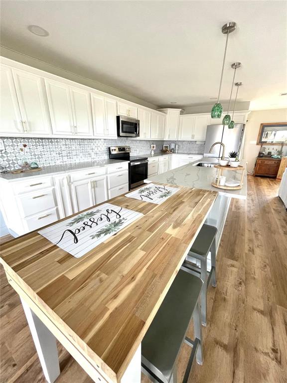 7563 Farm Road 128