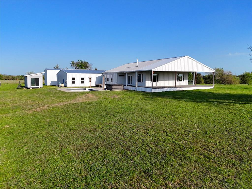 7563 Farm Road 128