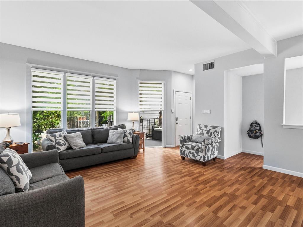 8522 Park Lane 15