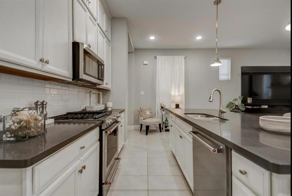 University Place Add Ph 1 - Residential Lease