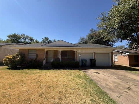 Photo of 1812 W Birge Street, Sherman, TX 75092 (MLS # 21403801)