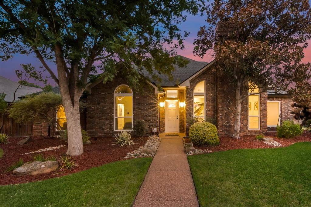 Photo for 2706 Brookshire Drive, Carrollton, TX 75007 (MLS # 21100687)