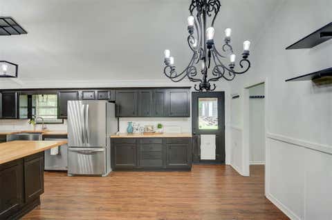 Tiny photo for 409 N Jodie Street, Shreveport, LA 71107 (MLS # 21341750)