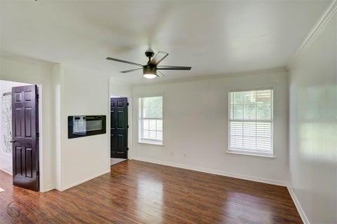 Tiny photo for 409 N Jodie Street, Shreveport, LA 71107 (MLS # 21341750)