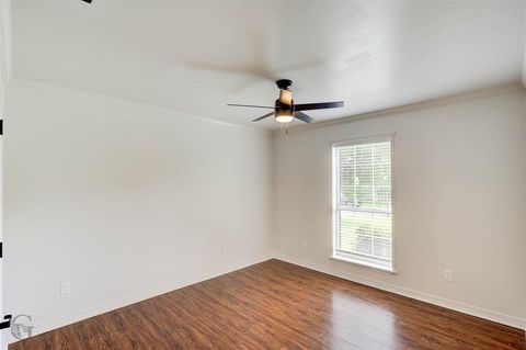 Tiny photo for 409 N Jodie Street, Shreveport, LA 71107 (MLS # 21341750)