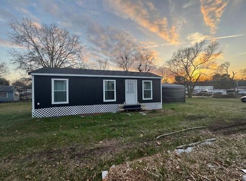 Photo of 437 E Dalzell Street, Shreveport, LA 71104 (MLS # 21308324)
