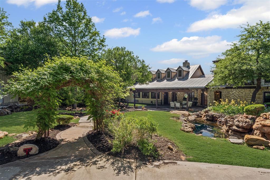 108 Dustin Circle