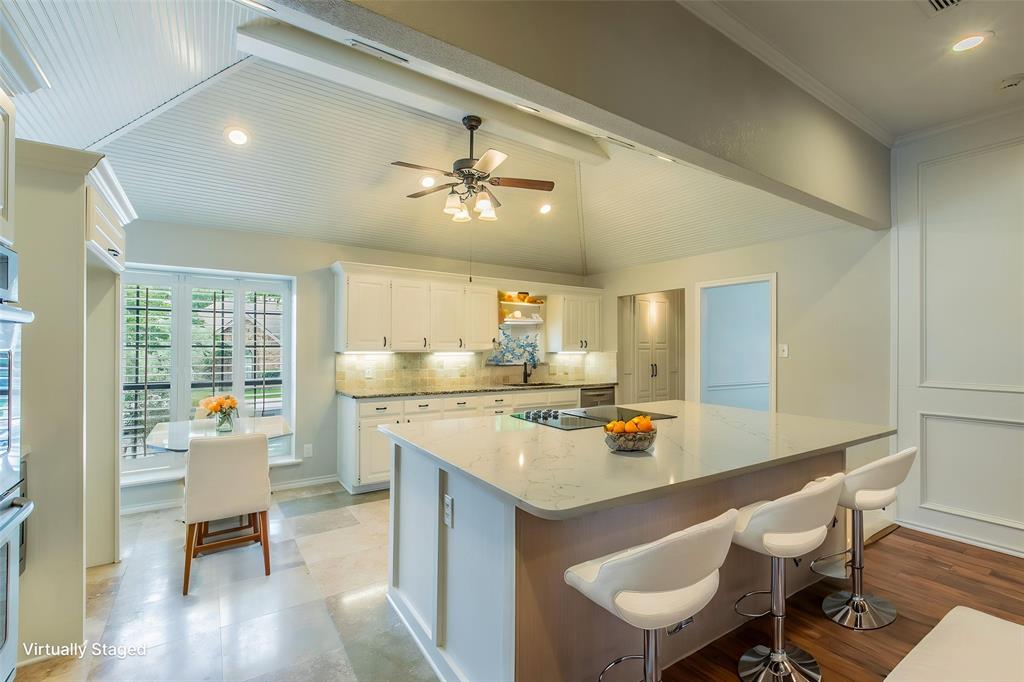 1925 Glenbrook Court