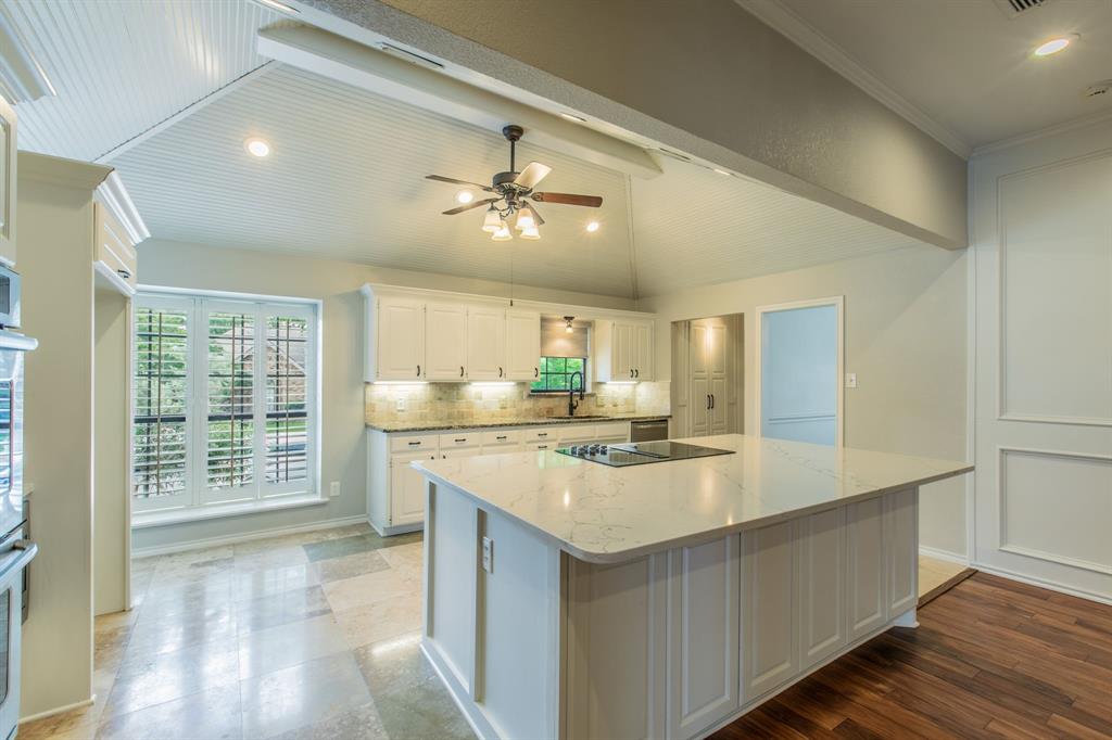 1925 Glenbrook Court