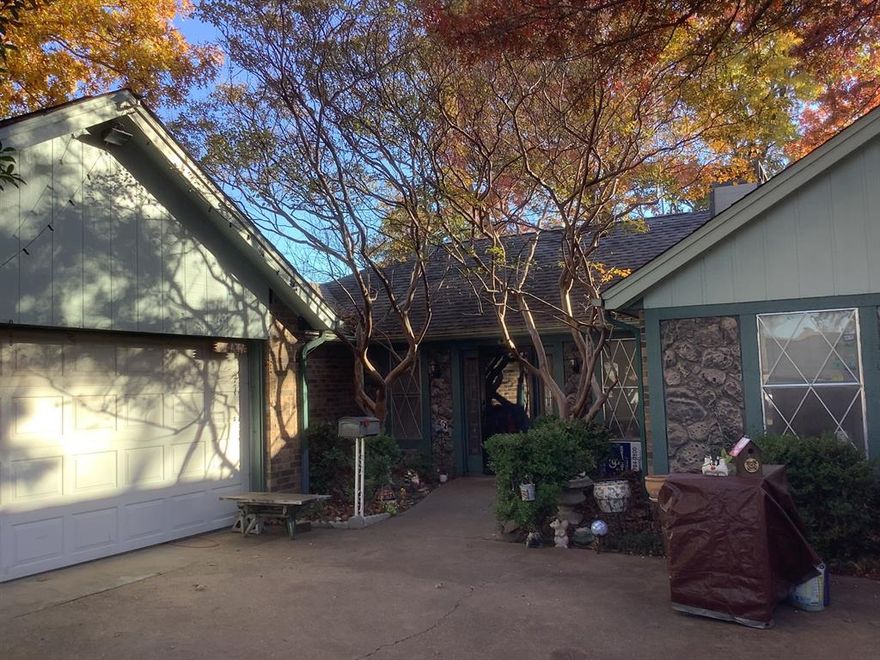 3 bedroom. Open living, dining areas.  Wood burning fireplace with raised hearth.  Carpet replaced in living area.  Kitchen has gas range with adjoining dining nook. Built in china cabinet.  Garage has extra lighting and and sink in garage.  HVAC and Water Heater both replaced in 2024
Home is being Sold AS IS   No repairs  Looking for a deal, this is it.