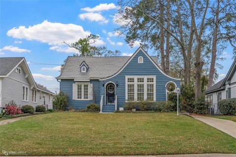 Photo of 625 Linden Street, Shreveport, LA 71104 (MLS # 21207102)