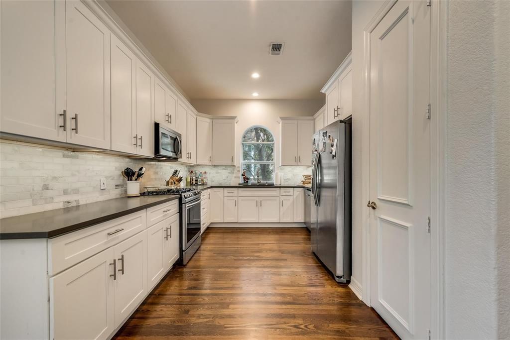 2205 Canton Street 111