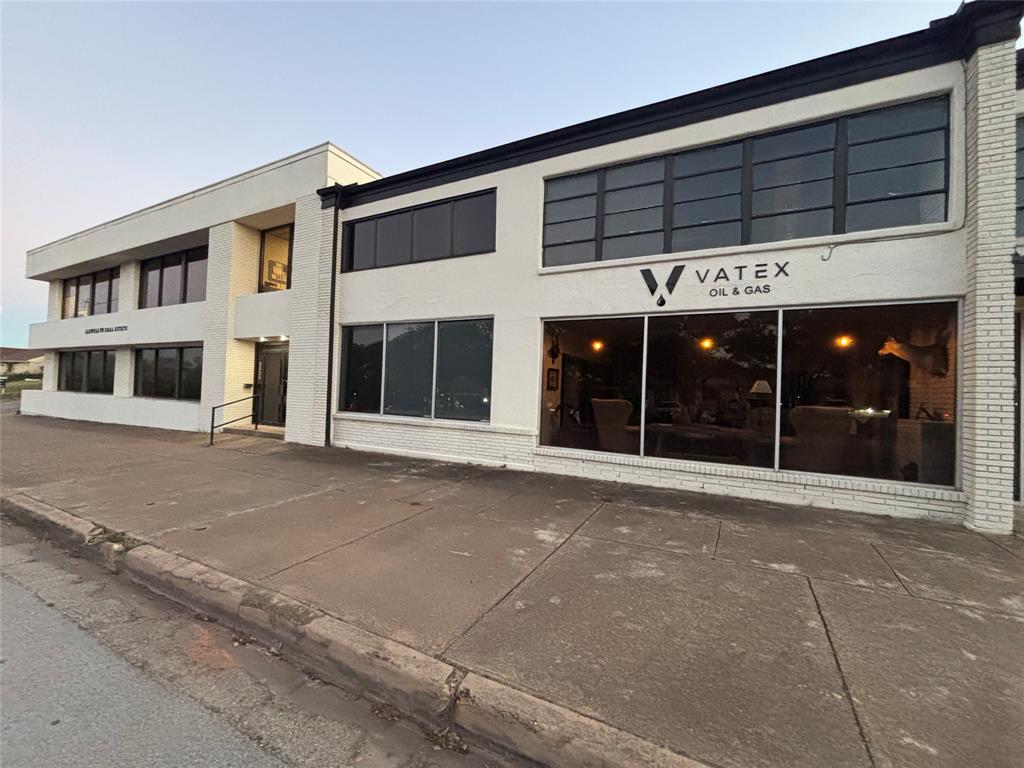 Van Zandt Hillside Add - Commercial Lease