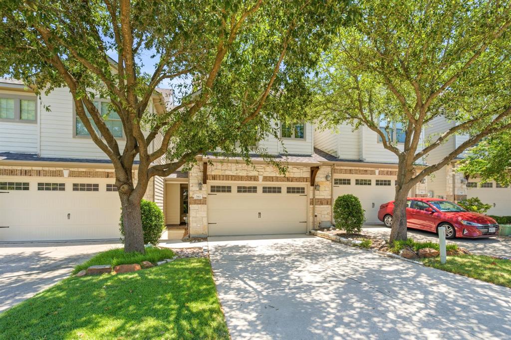 703 Chestnuthill Drive