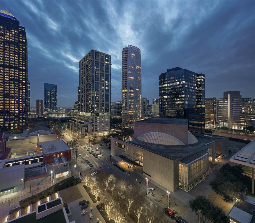 1747 Leonard Street 903