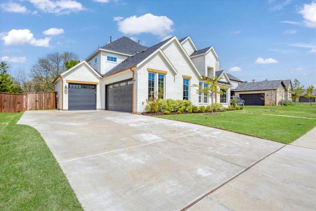 3711 Parkwood Lane