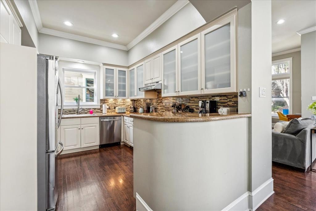 Fairmont Mews - Residential Lease