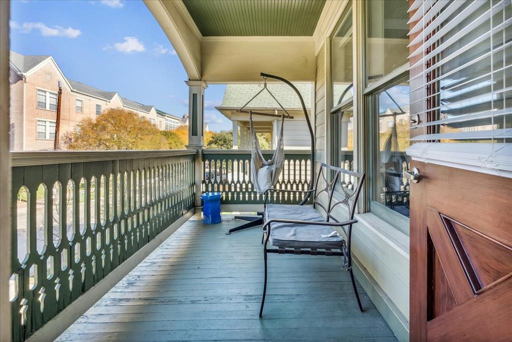 Fairmont Mews - Residential Lease