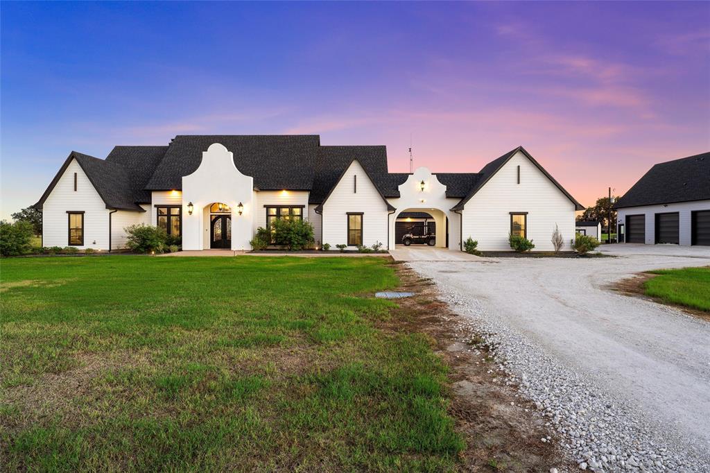 124 Private Road 3666