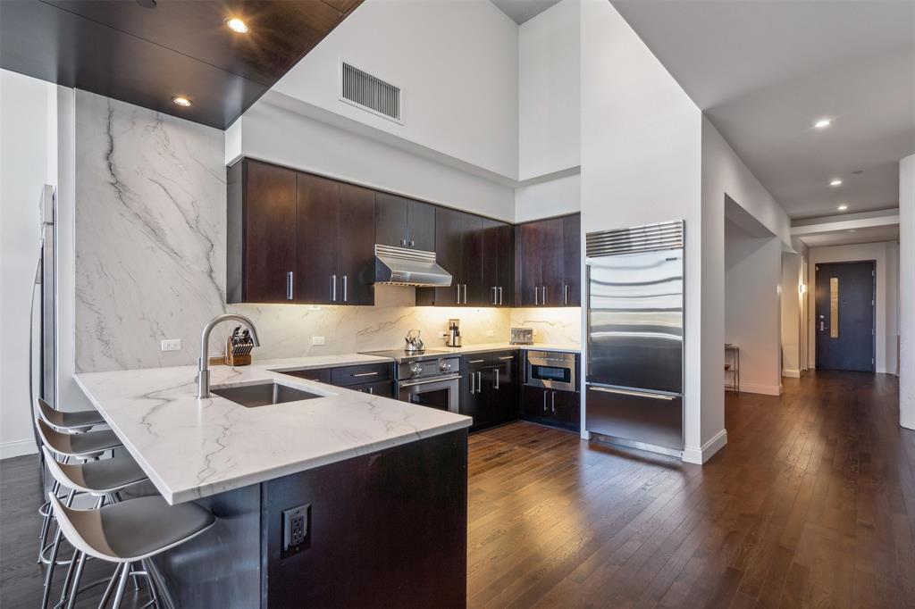 One Montgomery Plaza Residence Condo - Residential