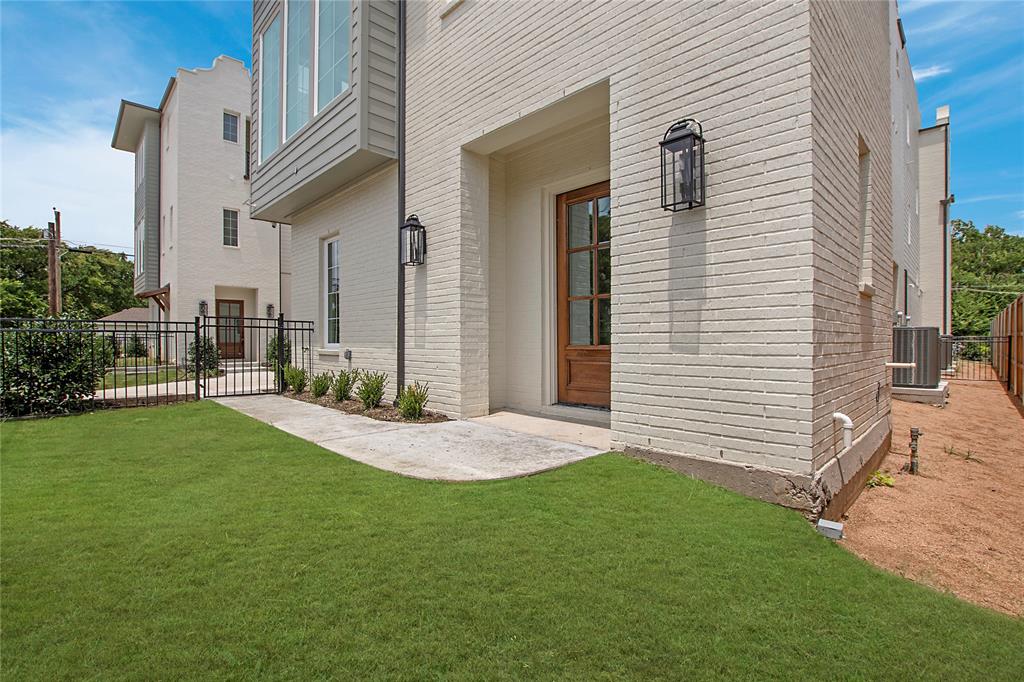 1023 Mobile Street
