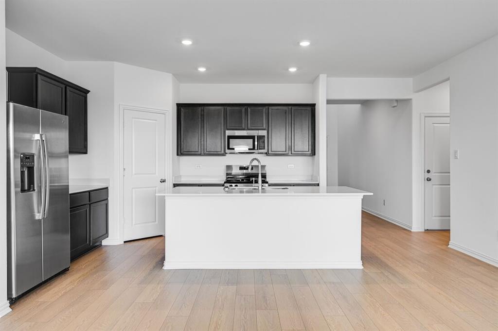 2122 Tule Way