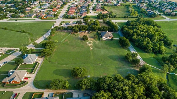 800 TERRACE DR, DESOTO, TX 75115 - Image 2a8e3b2f3f69b06c09e89b213f0e0726/712064074