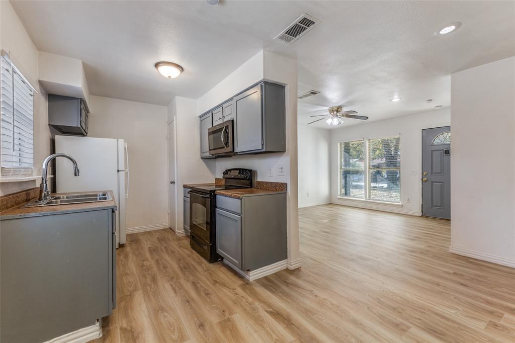 Freeway Forest 03 - Residential