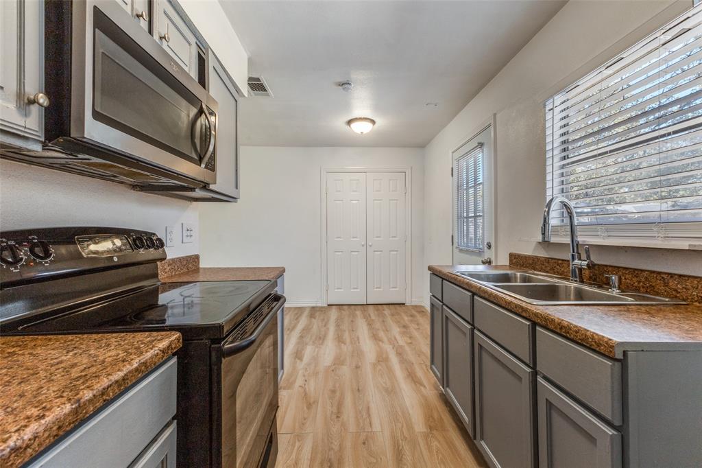 Freeway Forest 03 - Residential