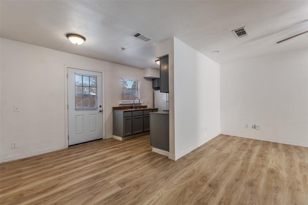 Freeway Forest 03 - Residential