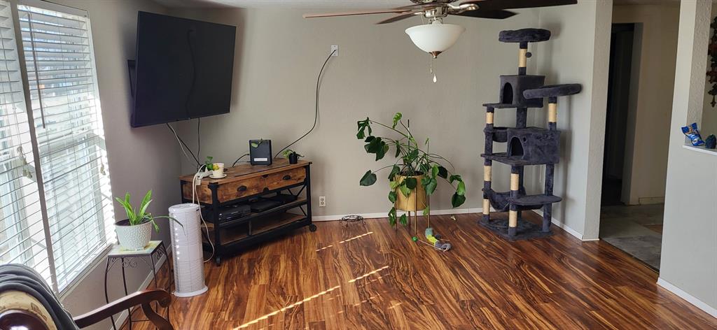 Town Sulphur Spgs - Residential