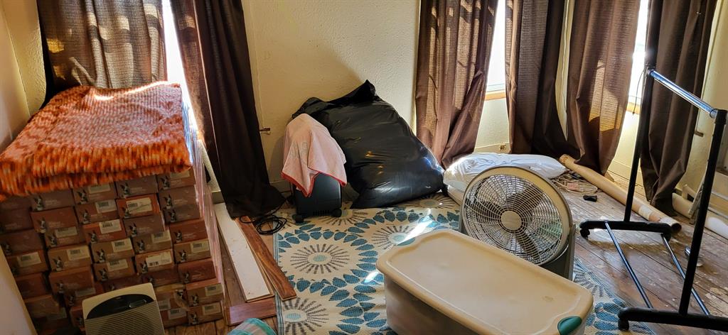 Town Sulphur Spgs - Residential