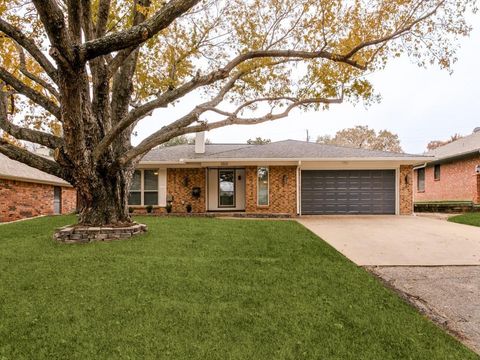 2521 Lone Star Lane Grapevine TX 76051