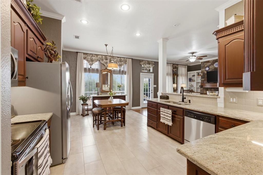 Country Rdg Estate - Residential