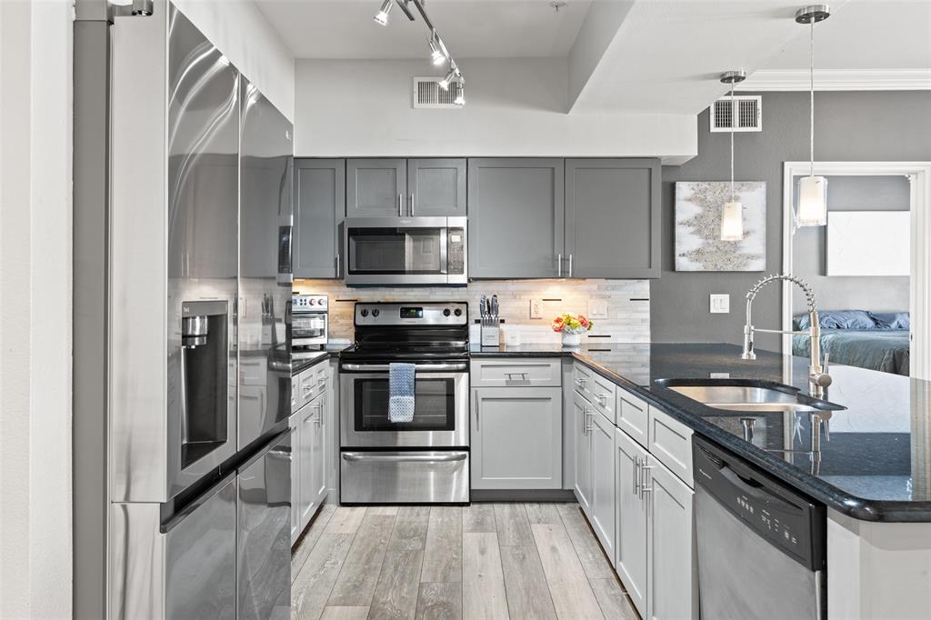3102 Kings Road 3201