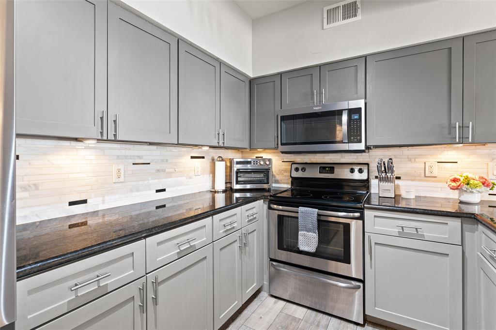 3102 Kings Road 3201