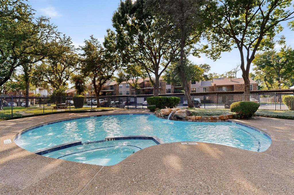 Oakhollow Condo - Residential