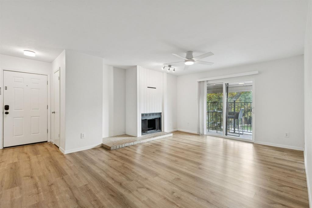 Oakhollow Condo - Residential