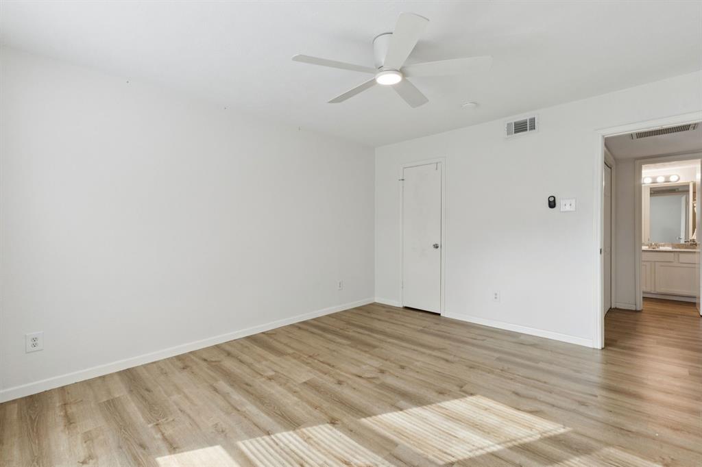 Oakhollow Condo - Residential