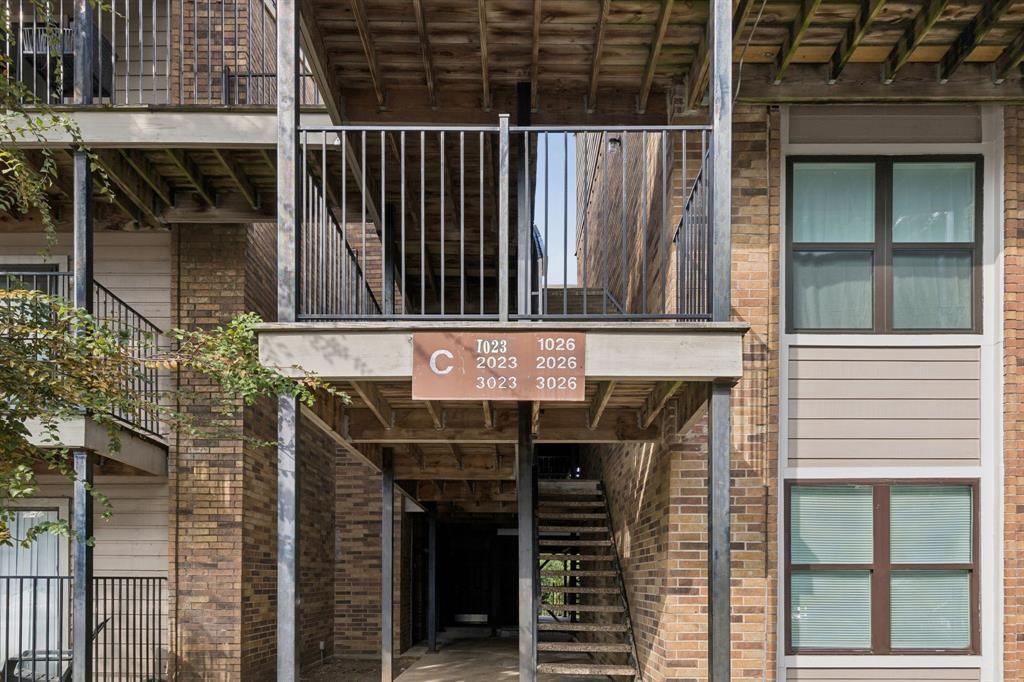 Oakhollow Condo - Residential